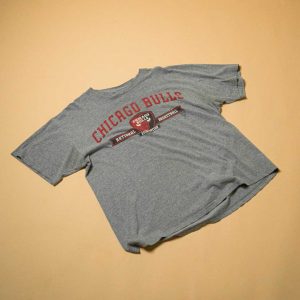 Chicago-Bulls-NBA-Logo-Vintage-Shirt-Flatlay-Front